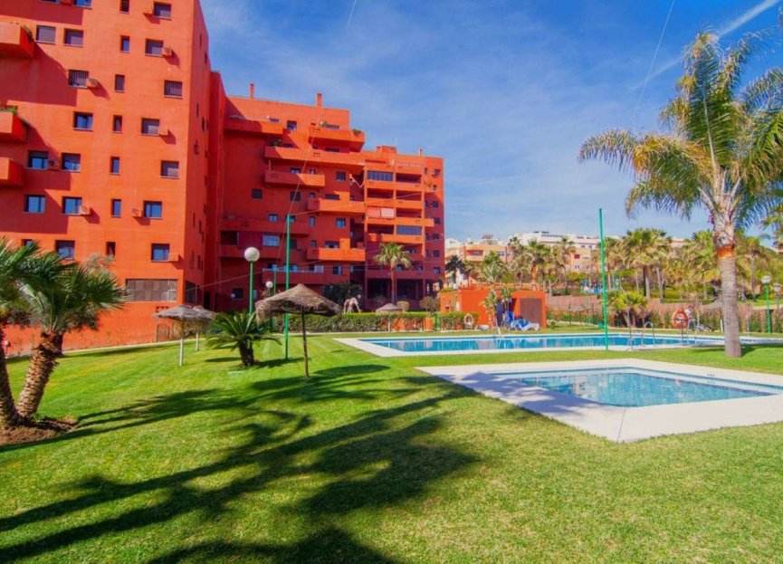 Resale - Apartment - Middle Floor Apartment - Estepona - Estepona Centro