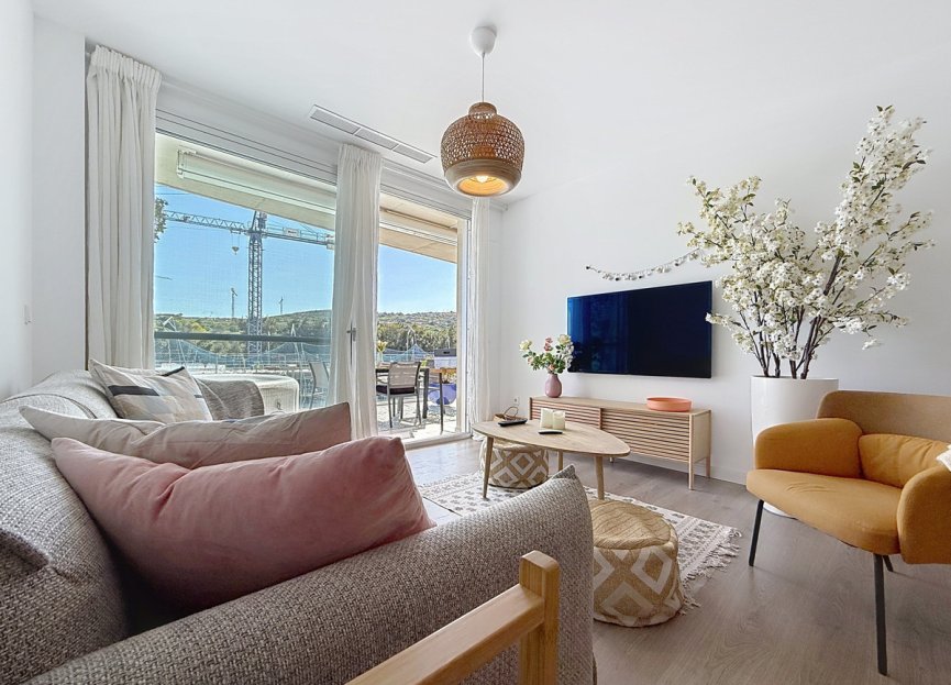 Resale - Apartment - Middle Floor Apartment - Estepona - Estepona Centro