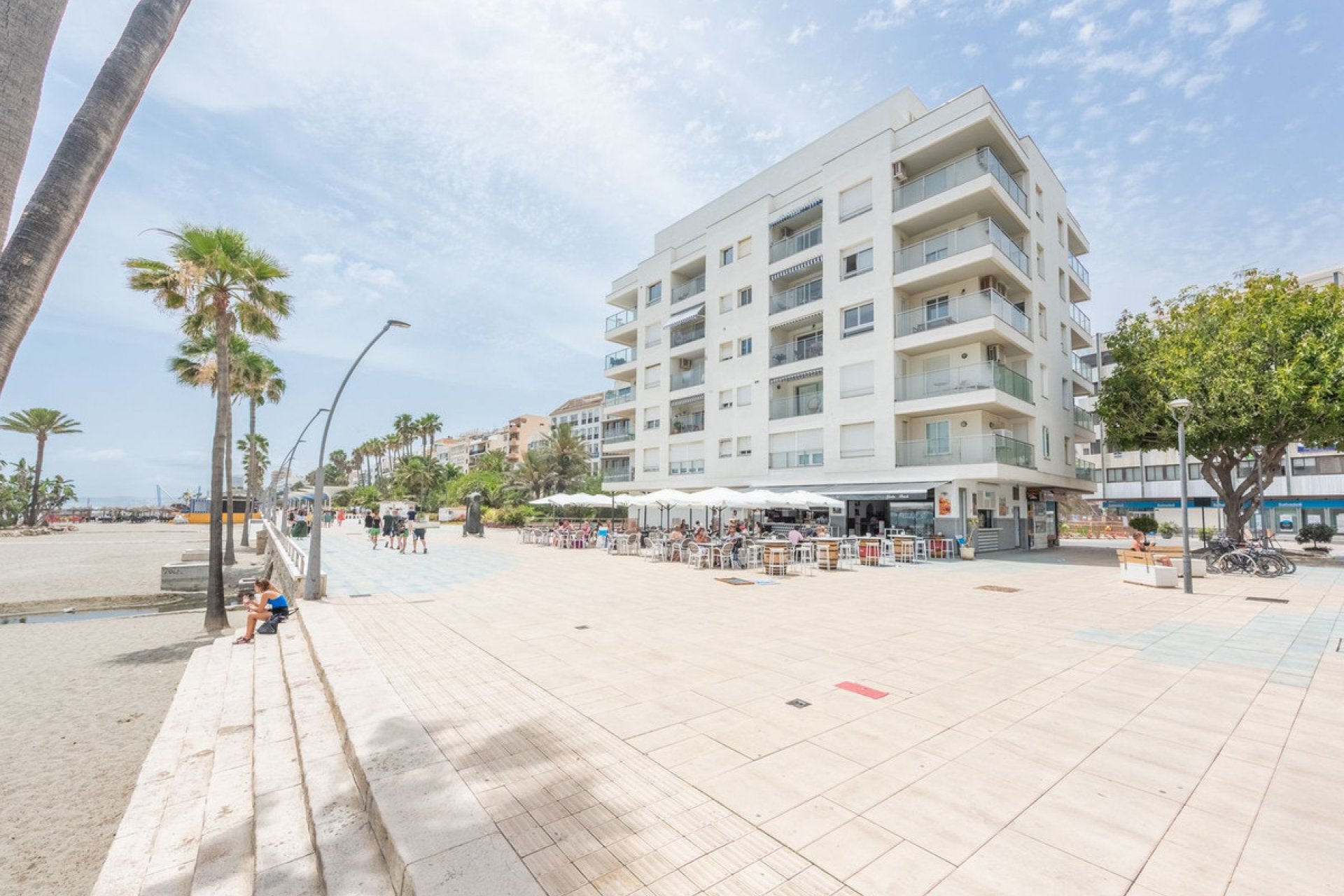 Resale - Apartment - Middle Floor Apartment - Estepona - Estepona Centro