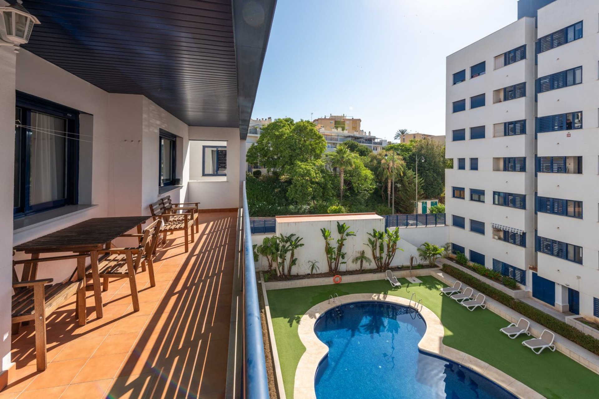 Resale - Apartment - Middle Floor Apartment - Estepona - Estepona Centro