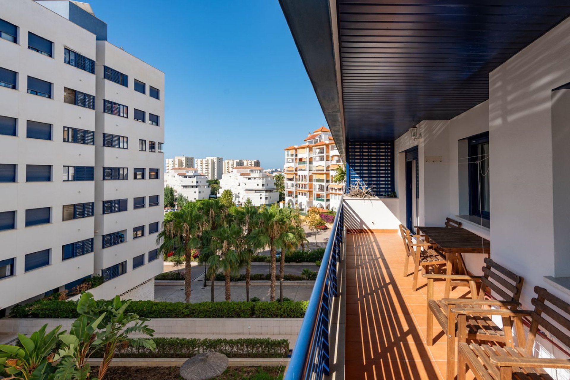 Resale - Apartment - Middle Floor Apartment - Estepona - Estepona Centro