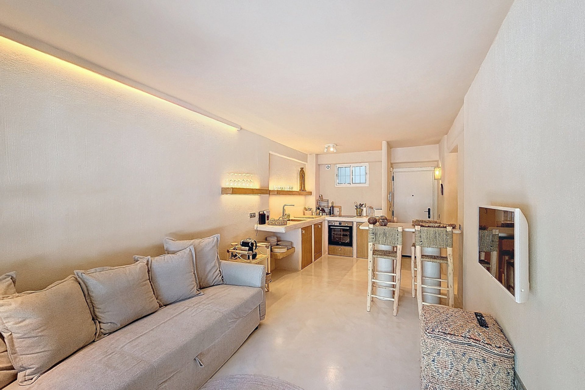 Resale - Apartment - Middle Floor Apartment - Estepona - Estepona Centro