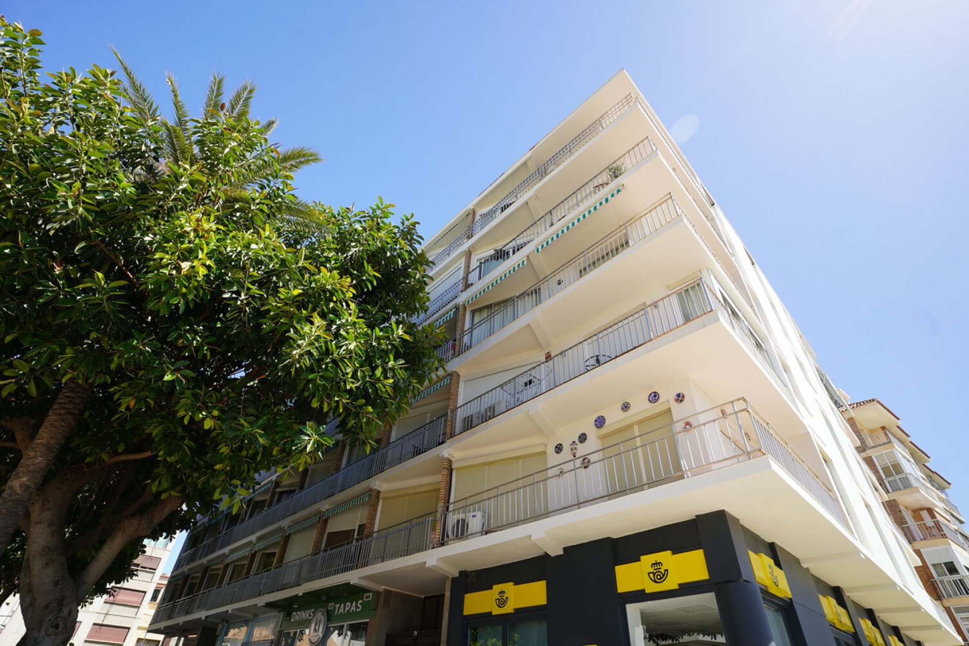 Resale - Apartment - Middle Floor Apartment - Estepona - Estepona Centro