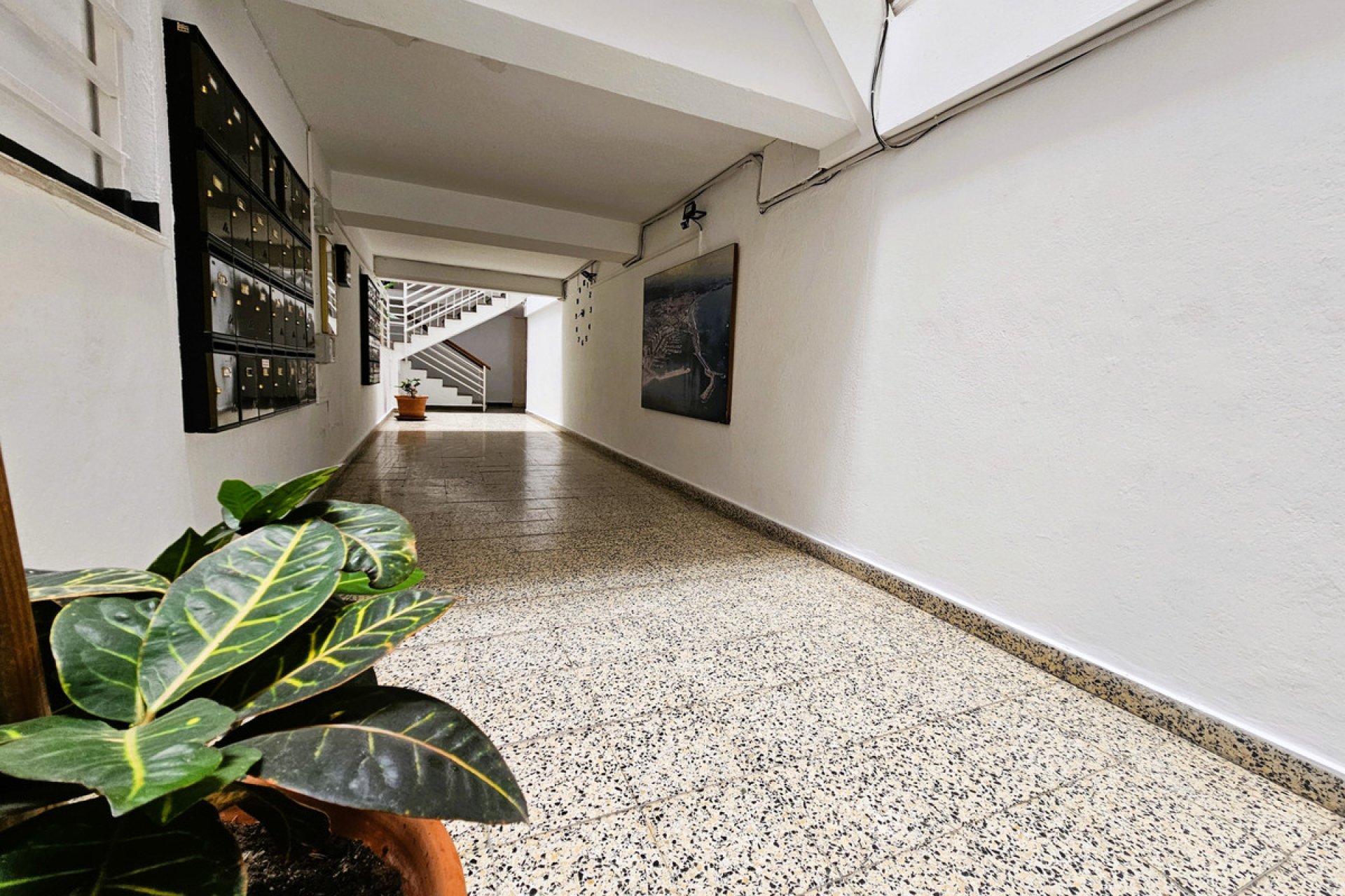 Resale - Apartment - Middle Floor Apartment - Estepona - Estepona Centro