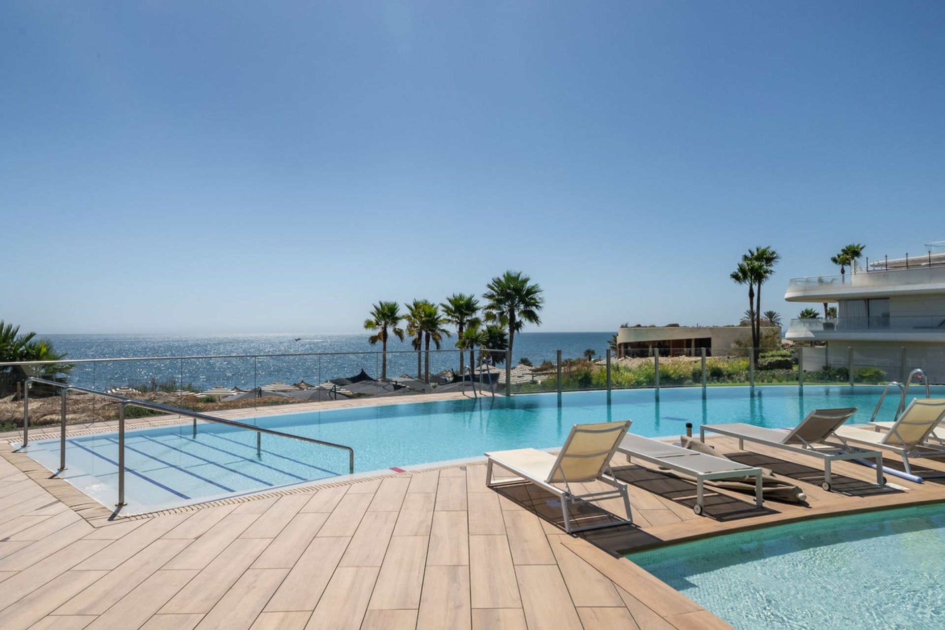 Resale - Apartment - Middle Floor Apartment - Estepona - Estepona Centro