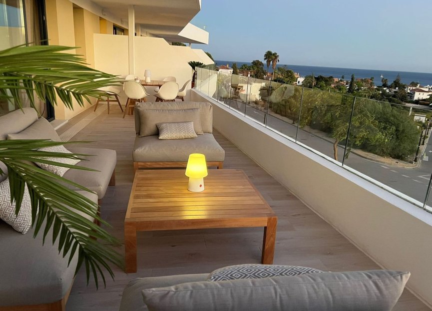 Resale - Apartment - Middle Floor Apartment - Estepona - Estepona Centro