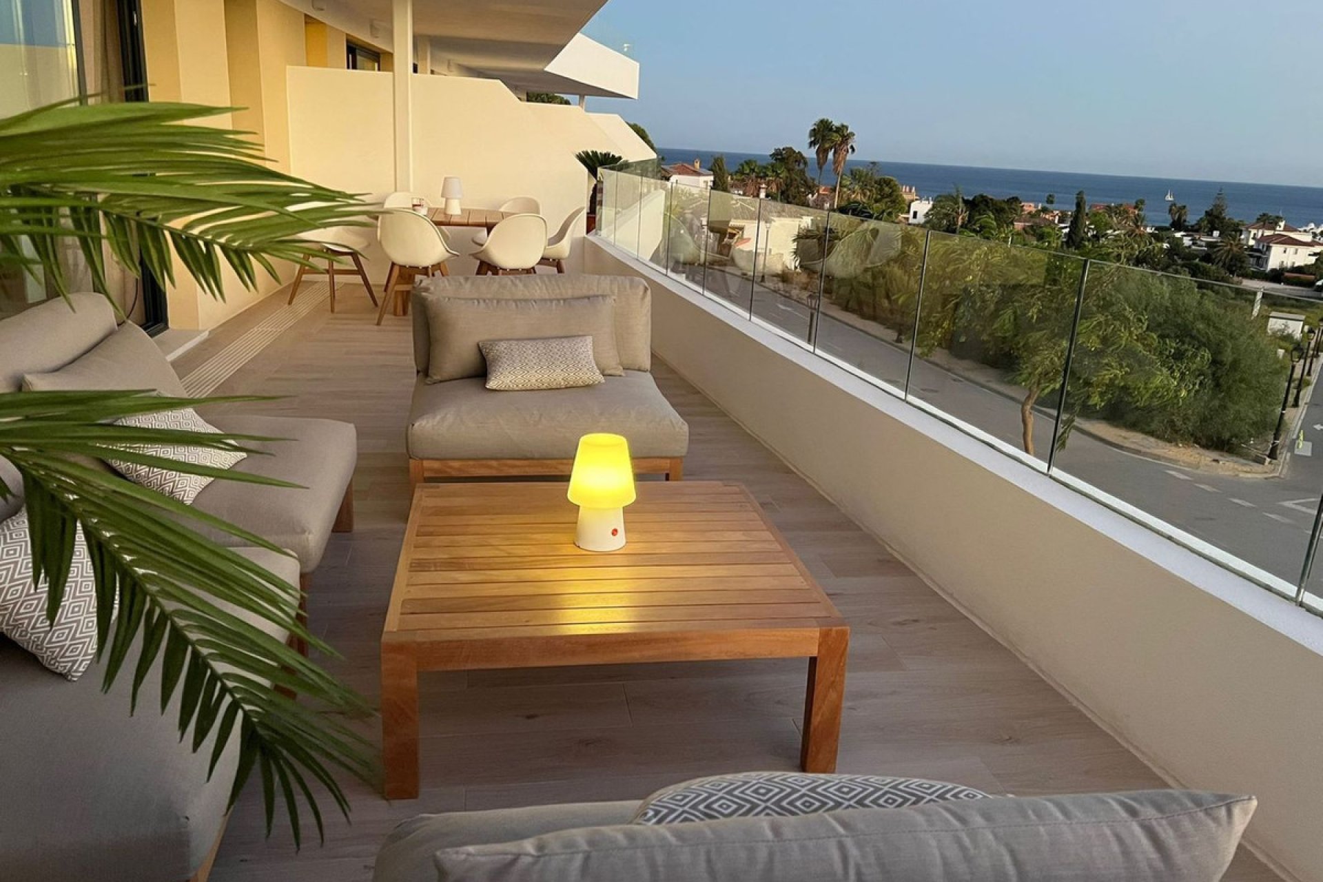 Resale - Apartment - Middle Floor Apartment - Estepona - Estepona Centro