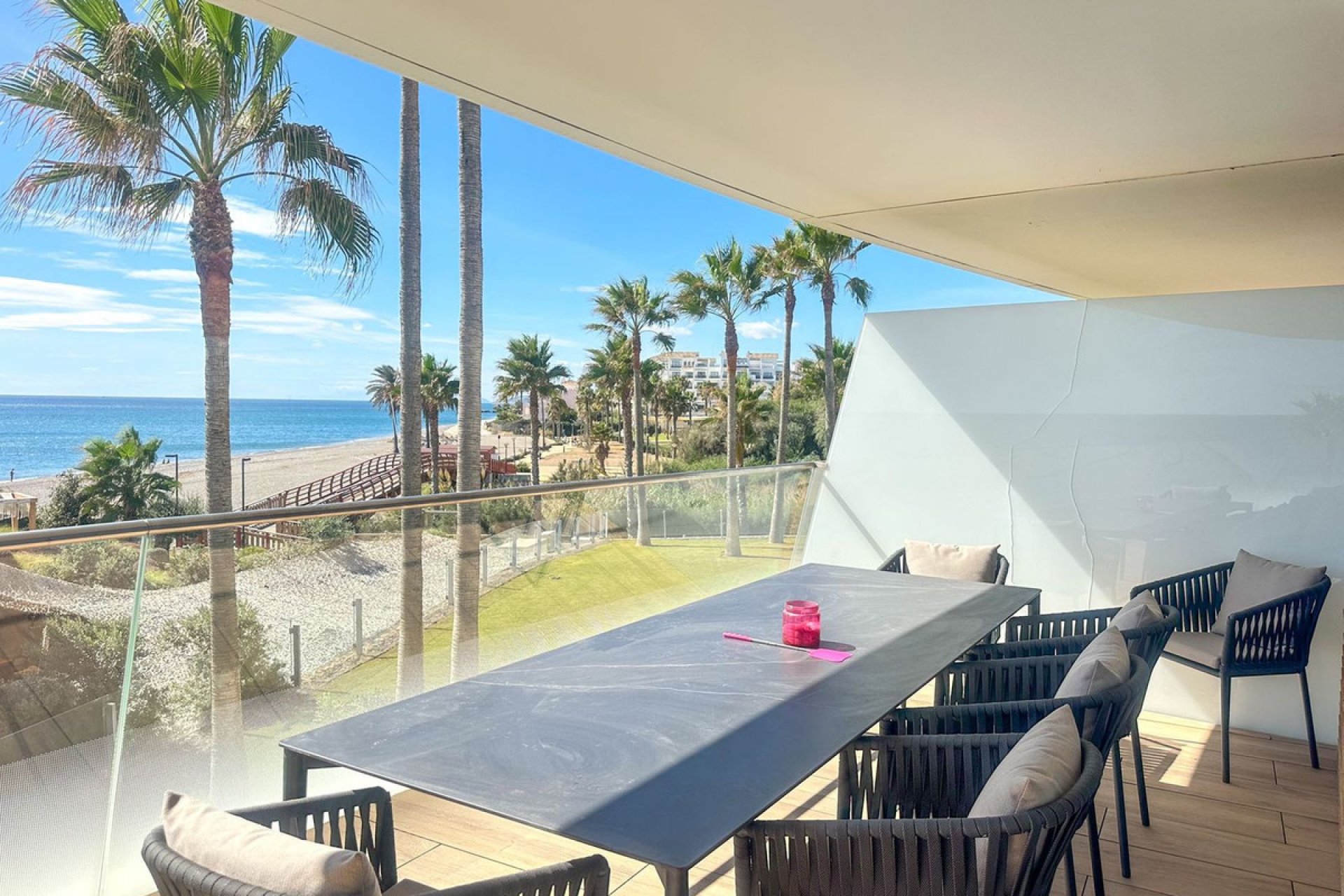 Resale - Apartment - Middle Floor Apartment - Estepona - Estepona Centro