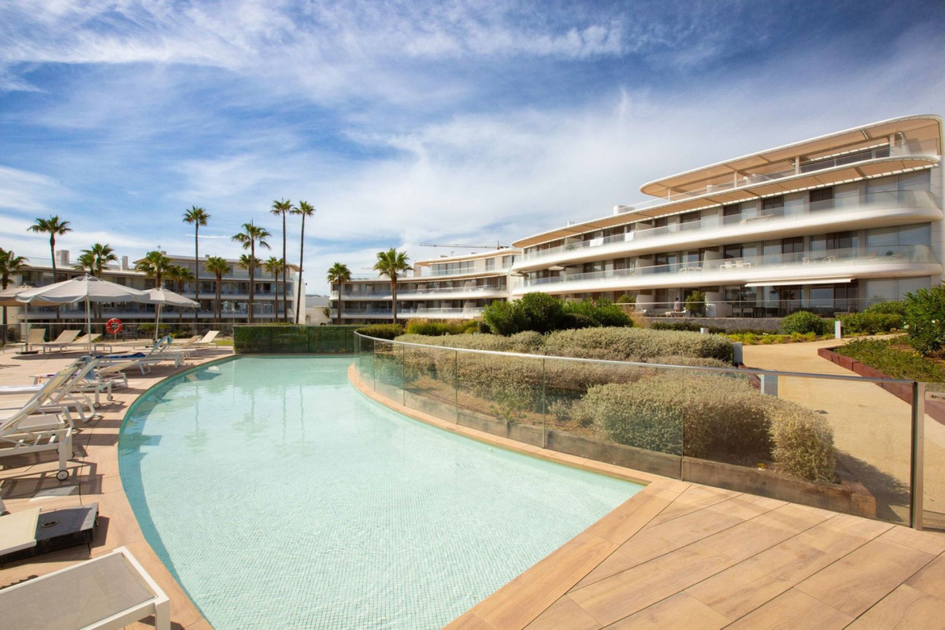 Resale - Apartment - Middle Floor Apartment - Estepona - Estepona Centro