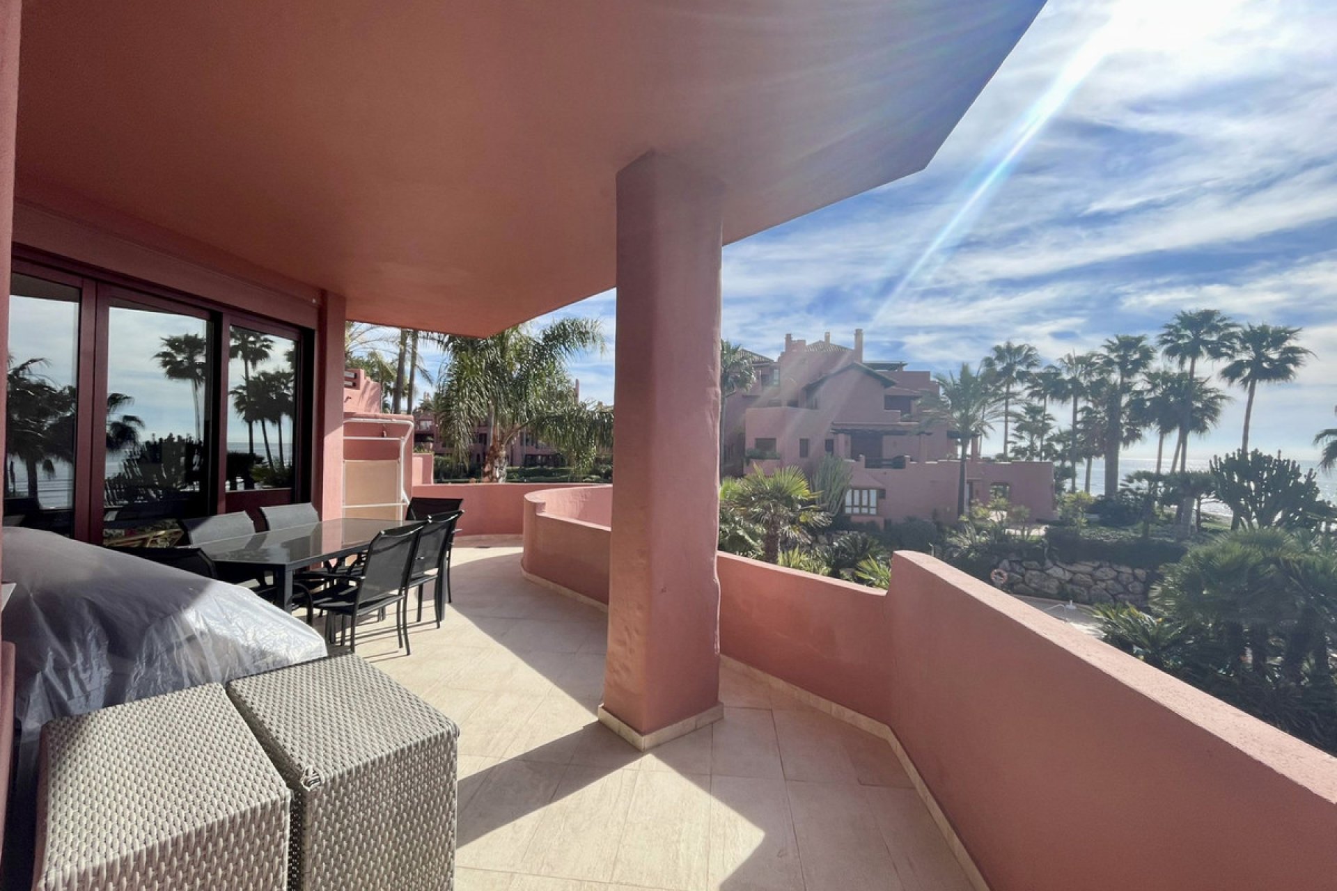 Resale - Apartment - Middle Floor Apartment - Estepona - Estepona Centro