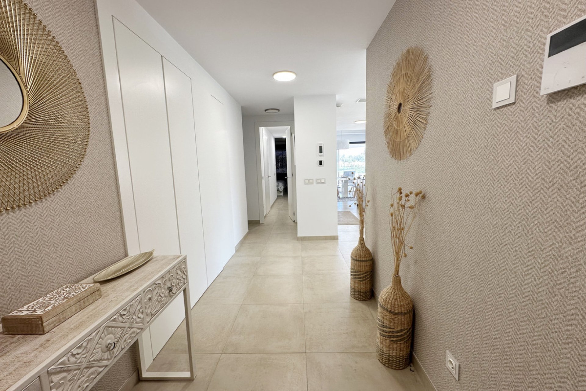 Resale - Apartment - Middle Floor Apartment - Estepona - Estepona Centro