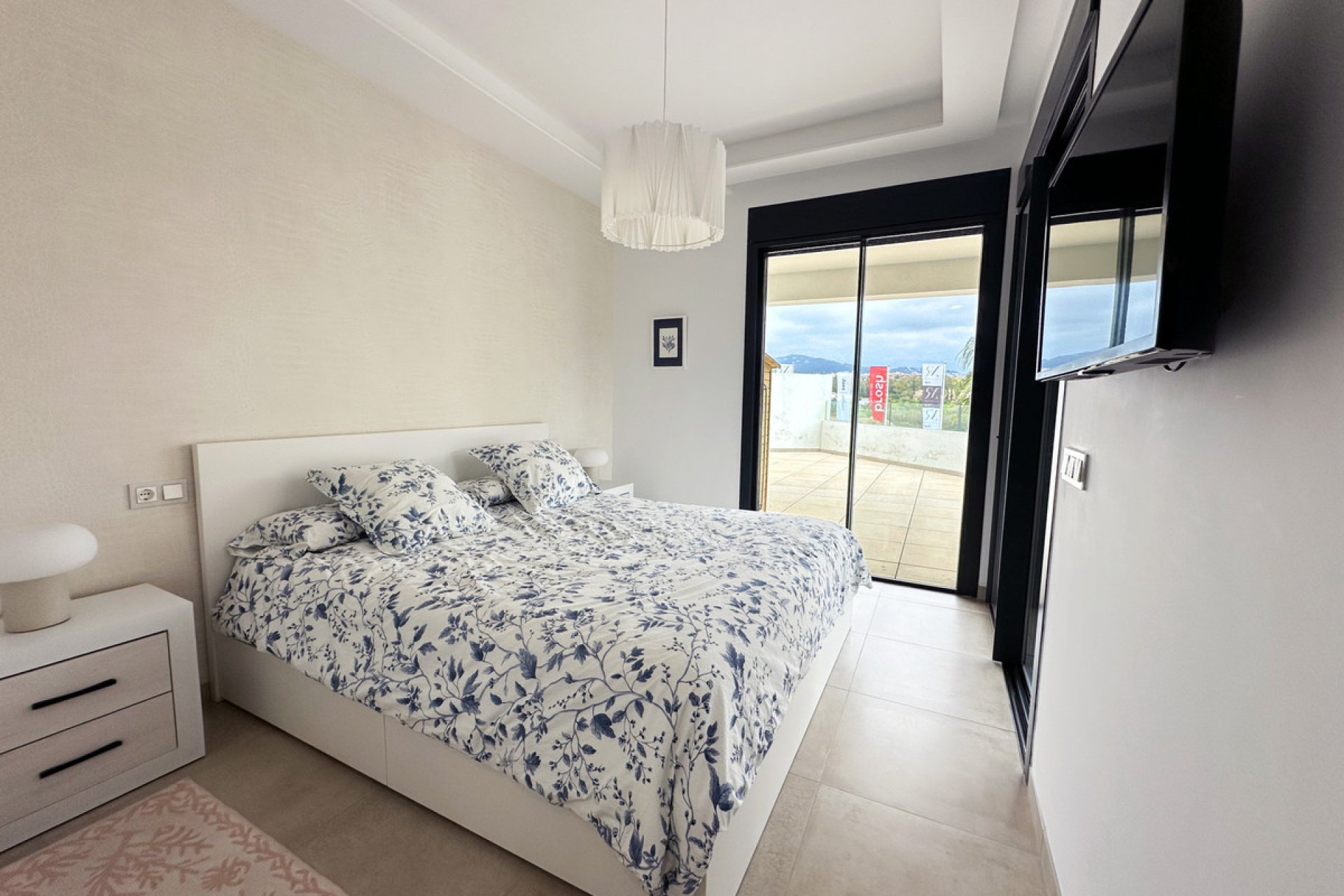 Resale - Apartment - Middle Floor Apartment - Estepona - Estepona Centro