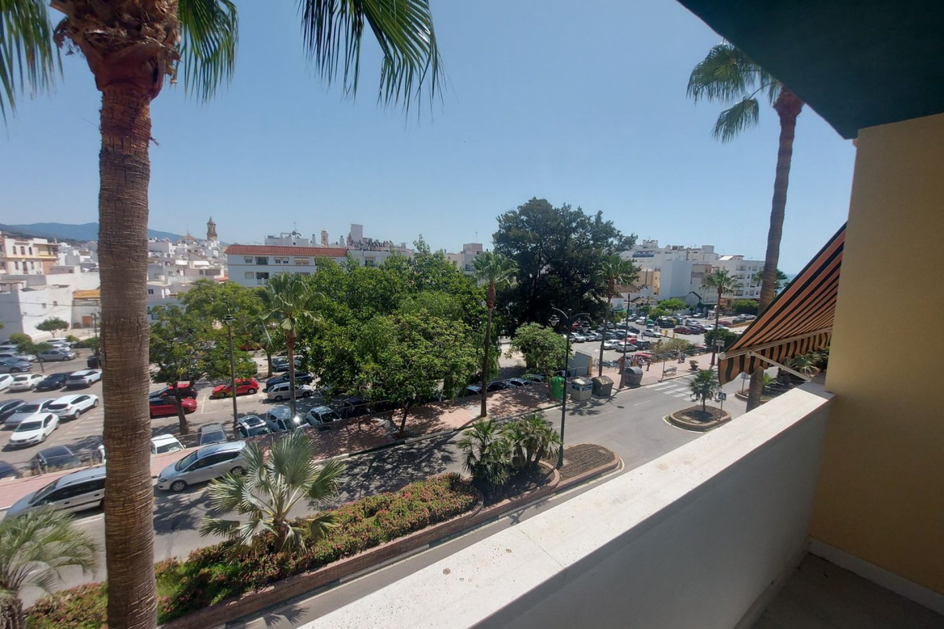 Resale - Apartment - Middle Floor Apartment - Estepona - Estepona Centro