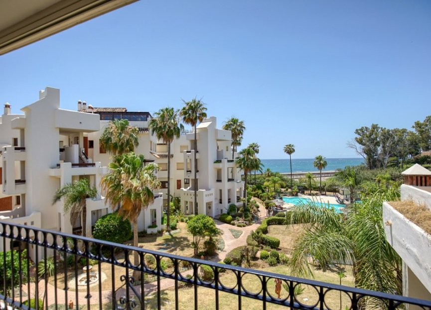 Resale - Apartment - Middle Floor Apartment - Estepona - Estepona Centro