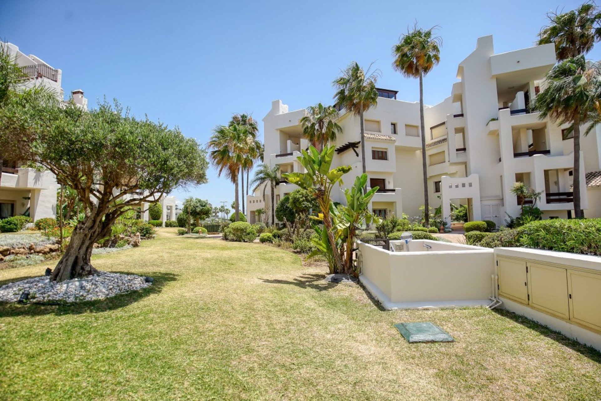 Resale - Apartment - Middle Floor Apartment - Estepona - Estepona Centro