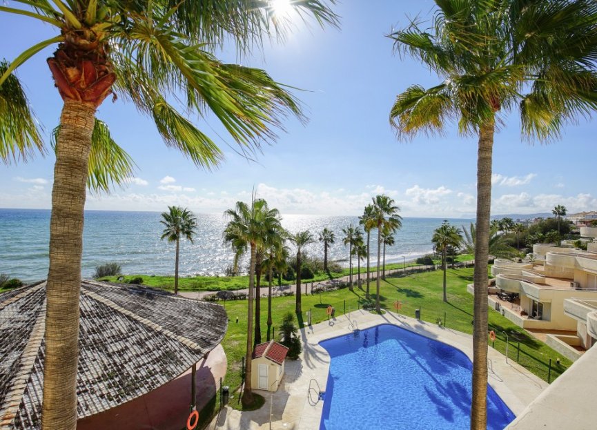 Resale - Apartment - Middle Floor Apartment - Estepona - Estepona Centro