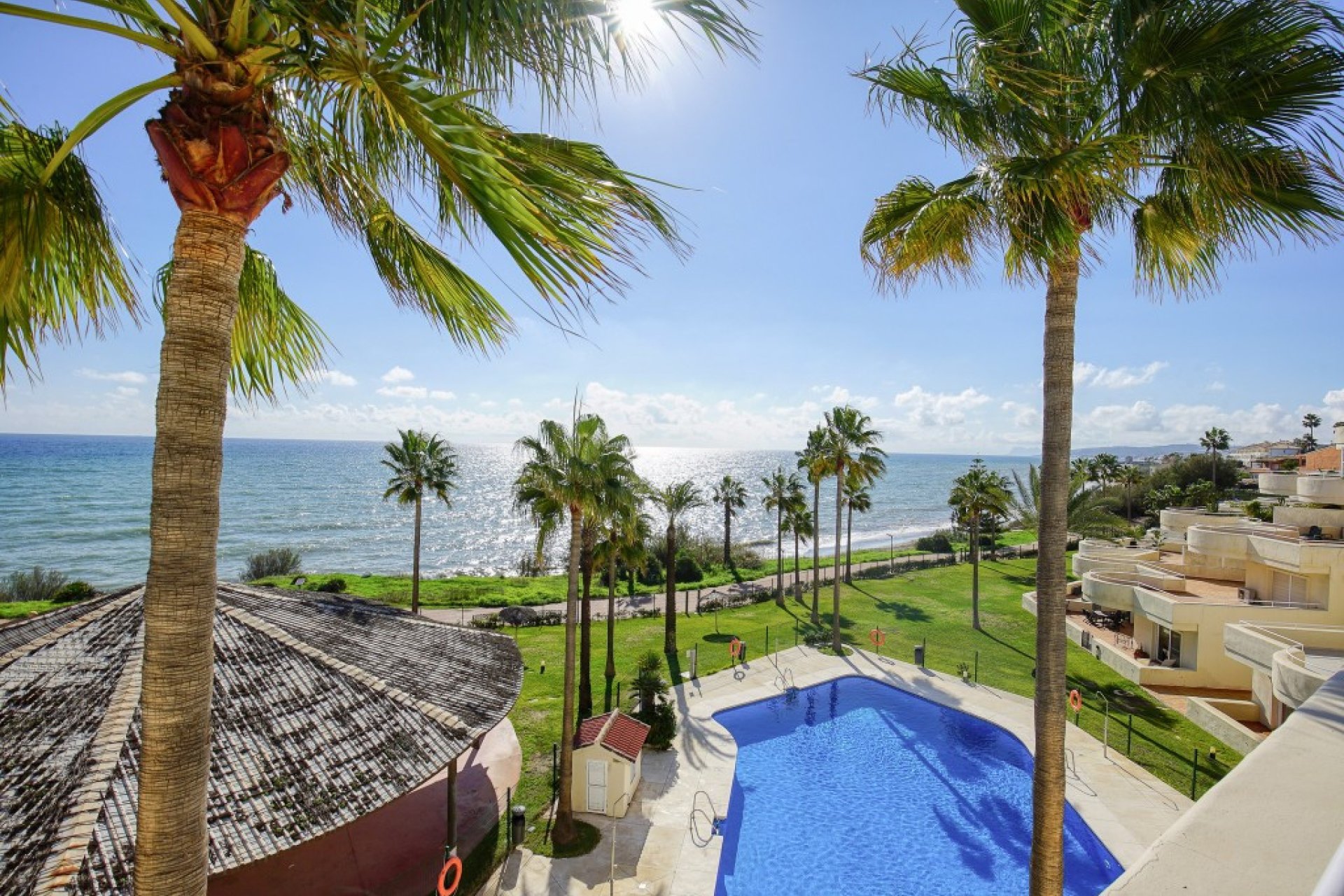 Resale - Apartment - Middle Floor Apartment - Estepona - Estepona Centro