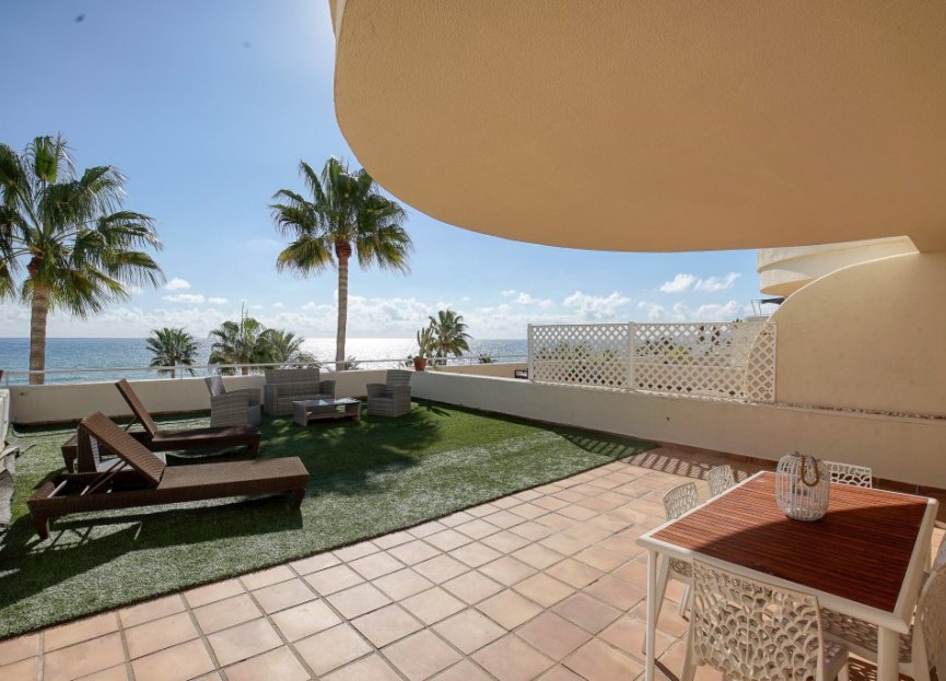 Resale - Apartment - Middle Floor Apartment - Estepona - Estepona Centro