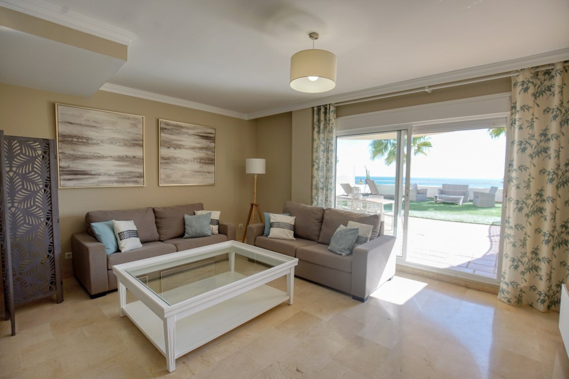 Resale - Apartment - Middle Floor Apartment - Estepona - Estepona Centro