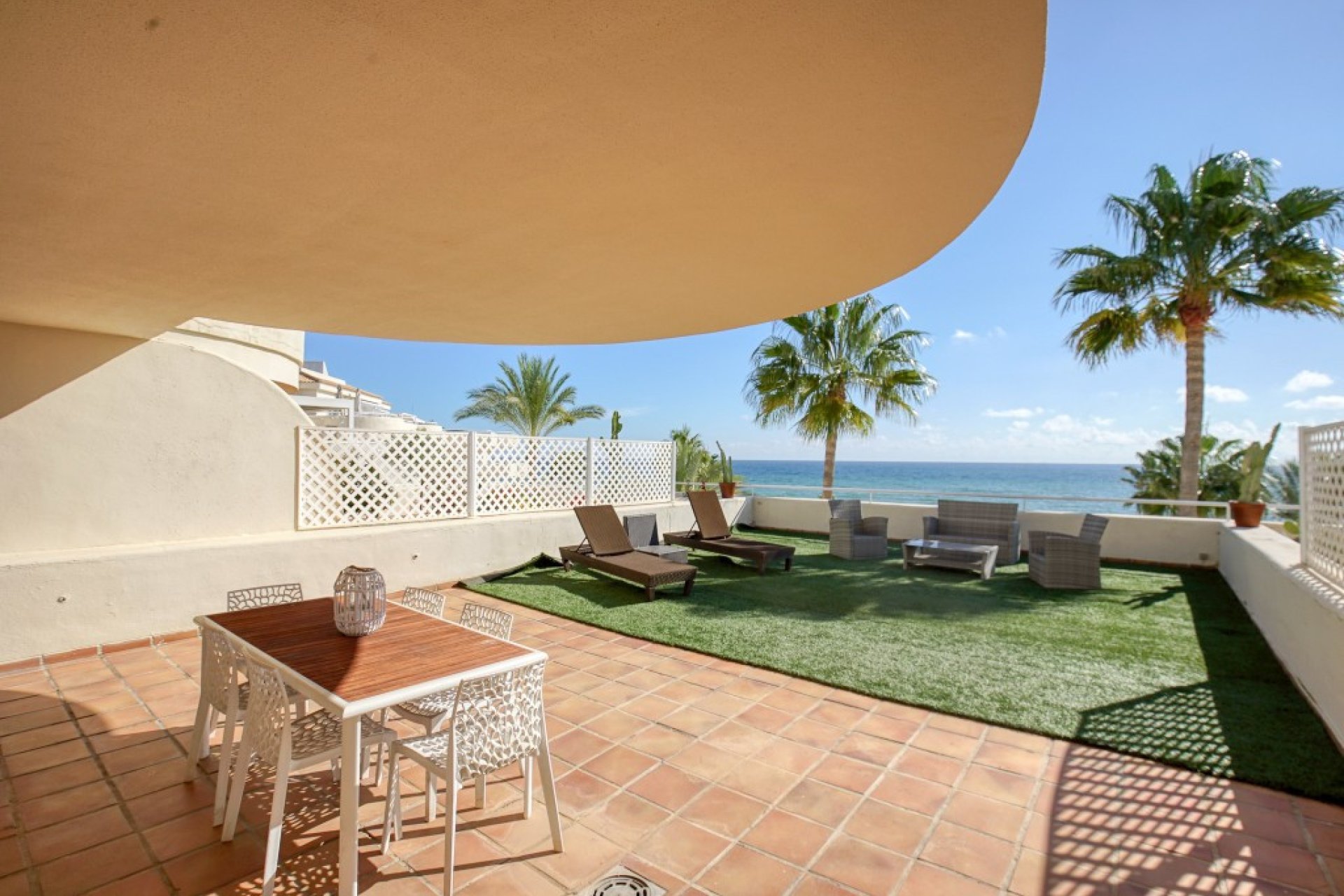 Resale - Apartment - Middle Floor Apartment - Estepona - Estepona Centro