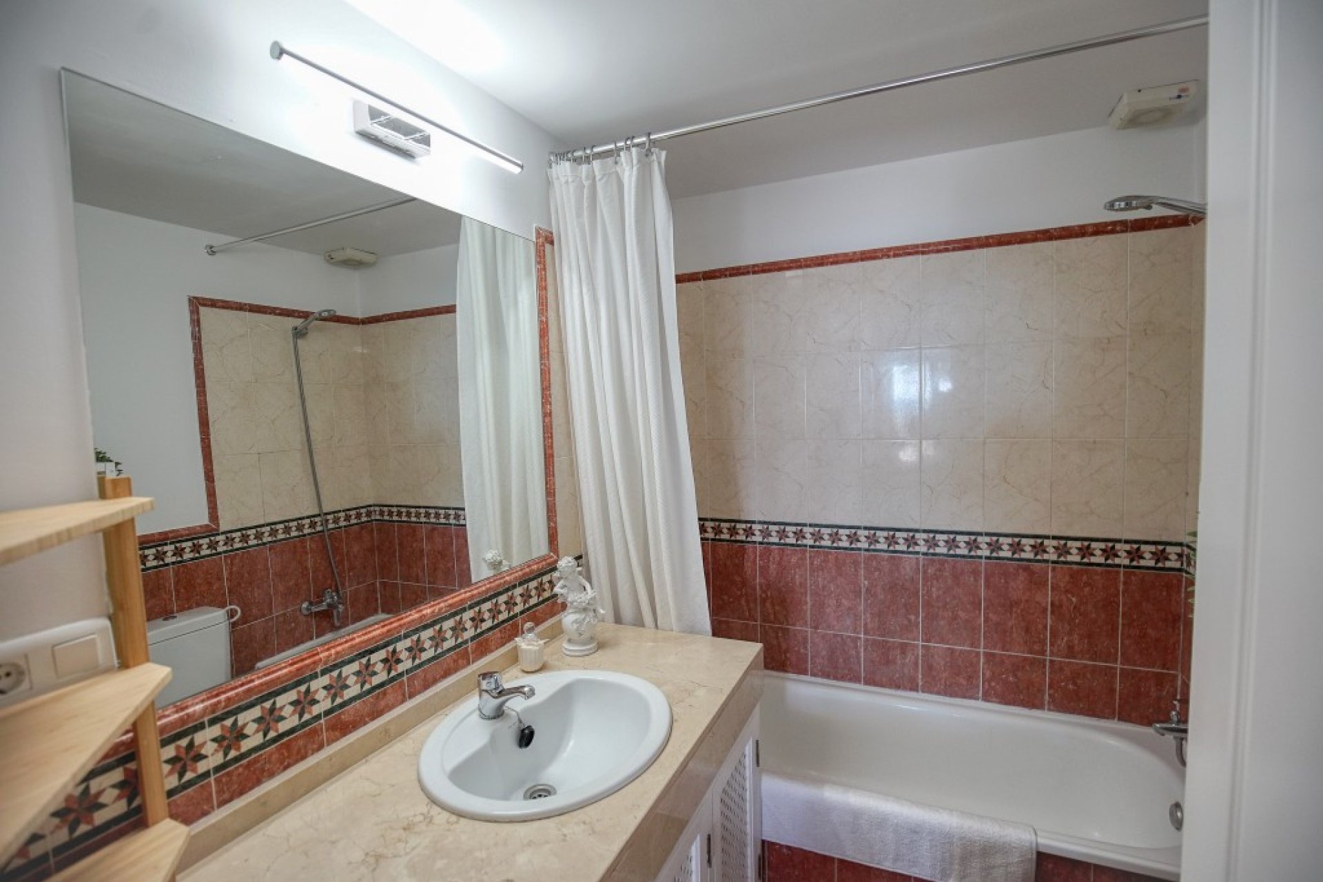 Resale - Apartment - Middle Floor Apartment - Estepona - Estepona Centro