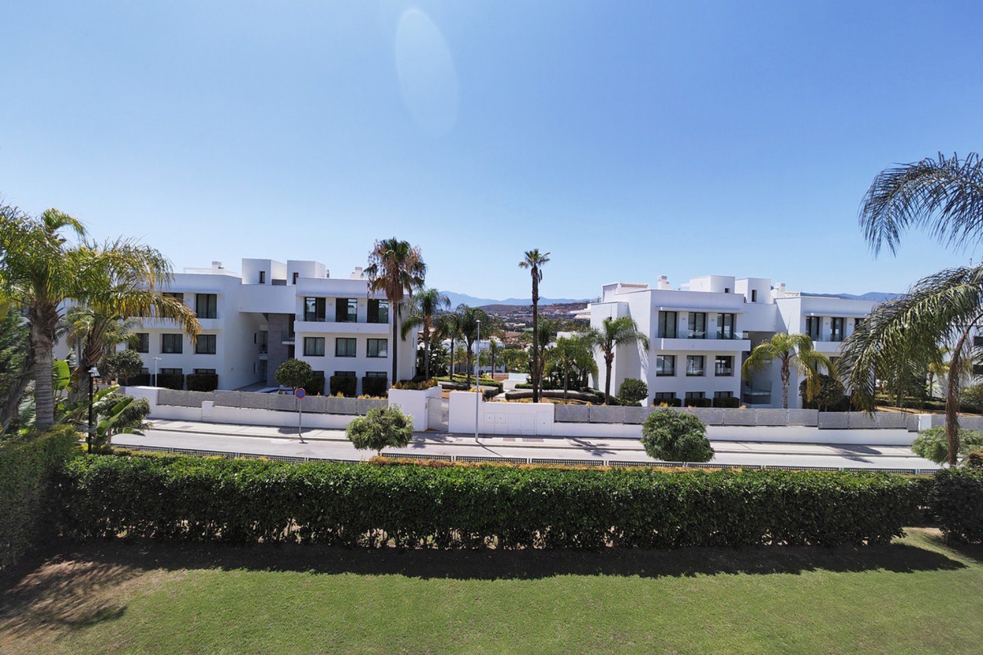 Resale - Apartment - Middle Floor Apartment - Estepona - Estepona Centro