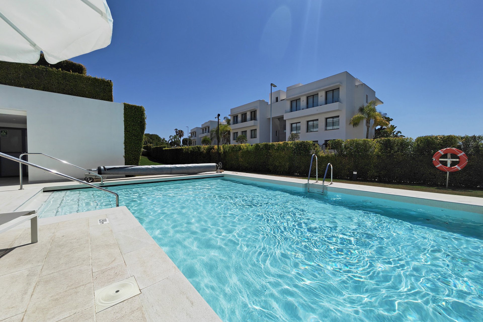 Resale - Apartment - Middle Floor Apartment - Estepona - Estepona Centro