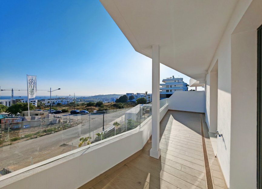 Resale - Apartment - Middle Floor Apartment - Estepona - Estepona Centro