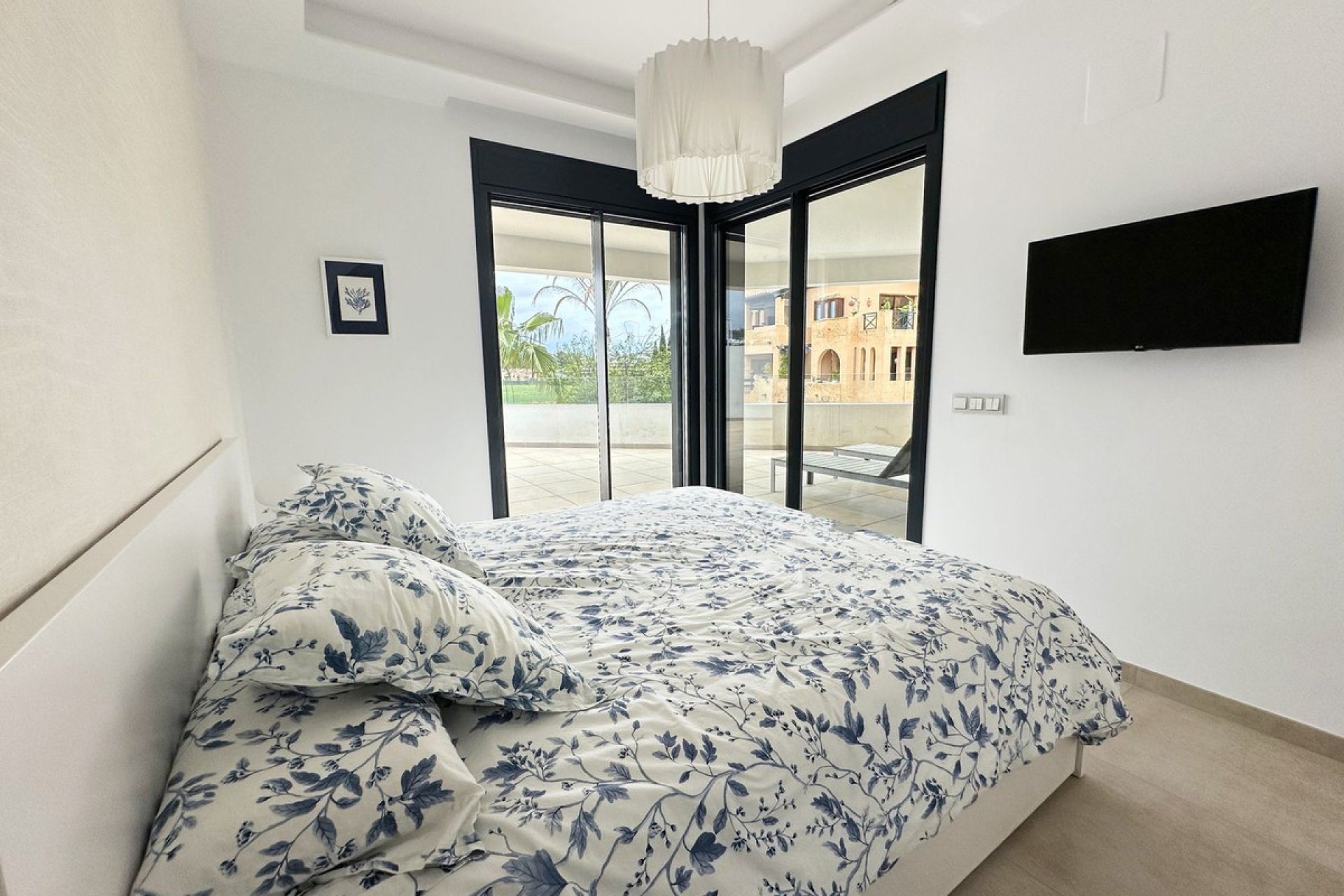 Resale - Apartment - Middle Floor Apartment - Estepona - Estepona Centro