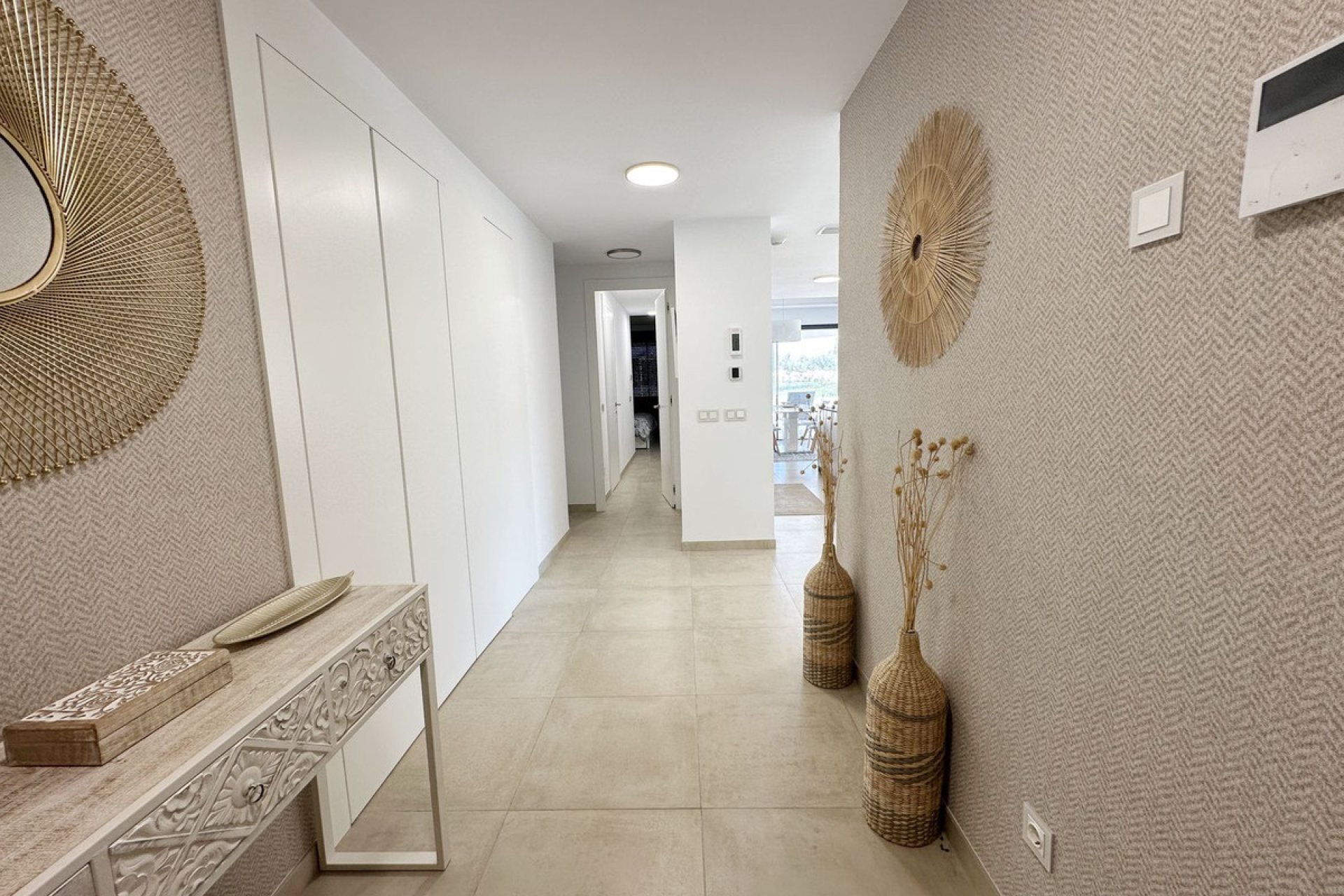 Resale - Apartment - Middle Floor Apartment - Estepona - Estepona Centro