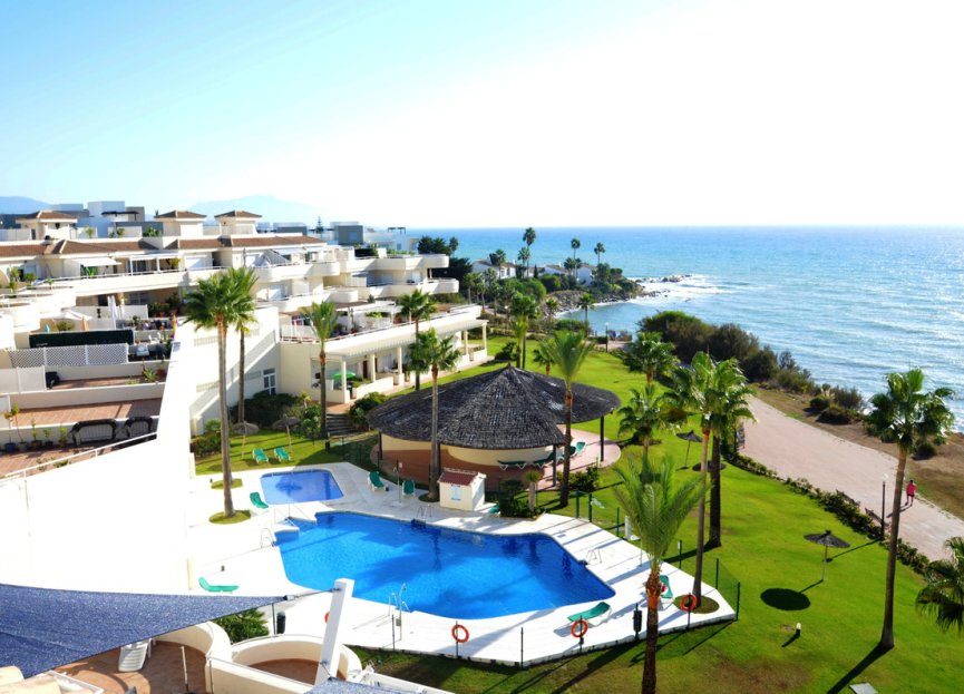 Resale - Apartment - Middle Floor Apartment - Estepona - Estepona Centro