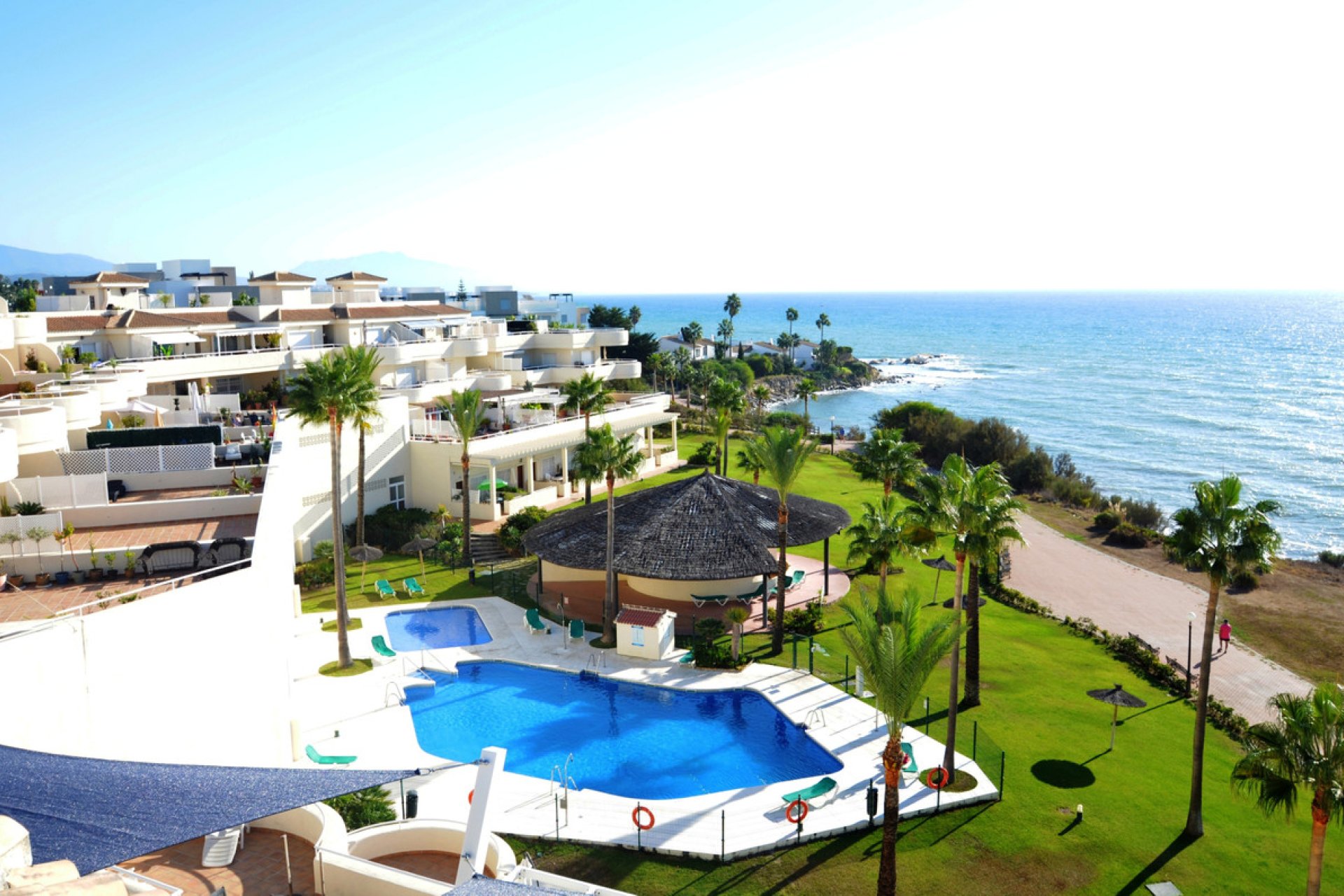 Resale - Apartment - Middle Floor Apartment - Estepona - Estepona Centro