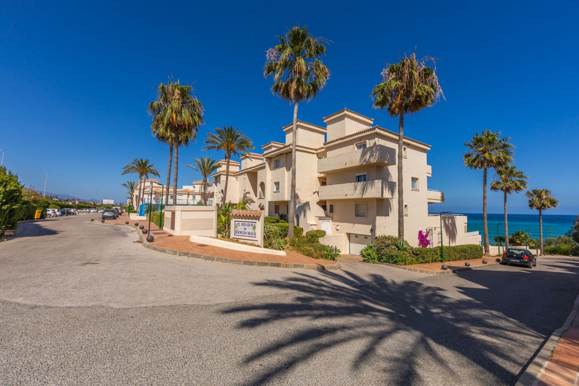 Resale - Apartment - Middle Floor Apartment - Estepona - Estepona Centro