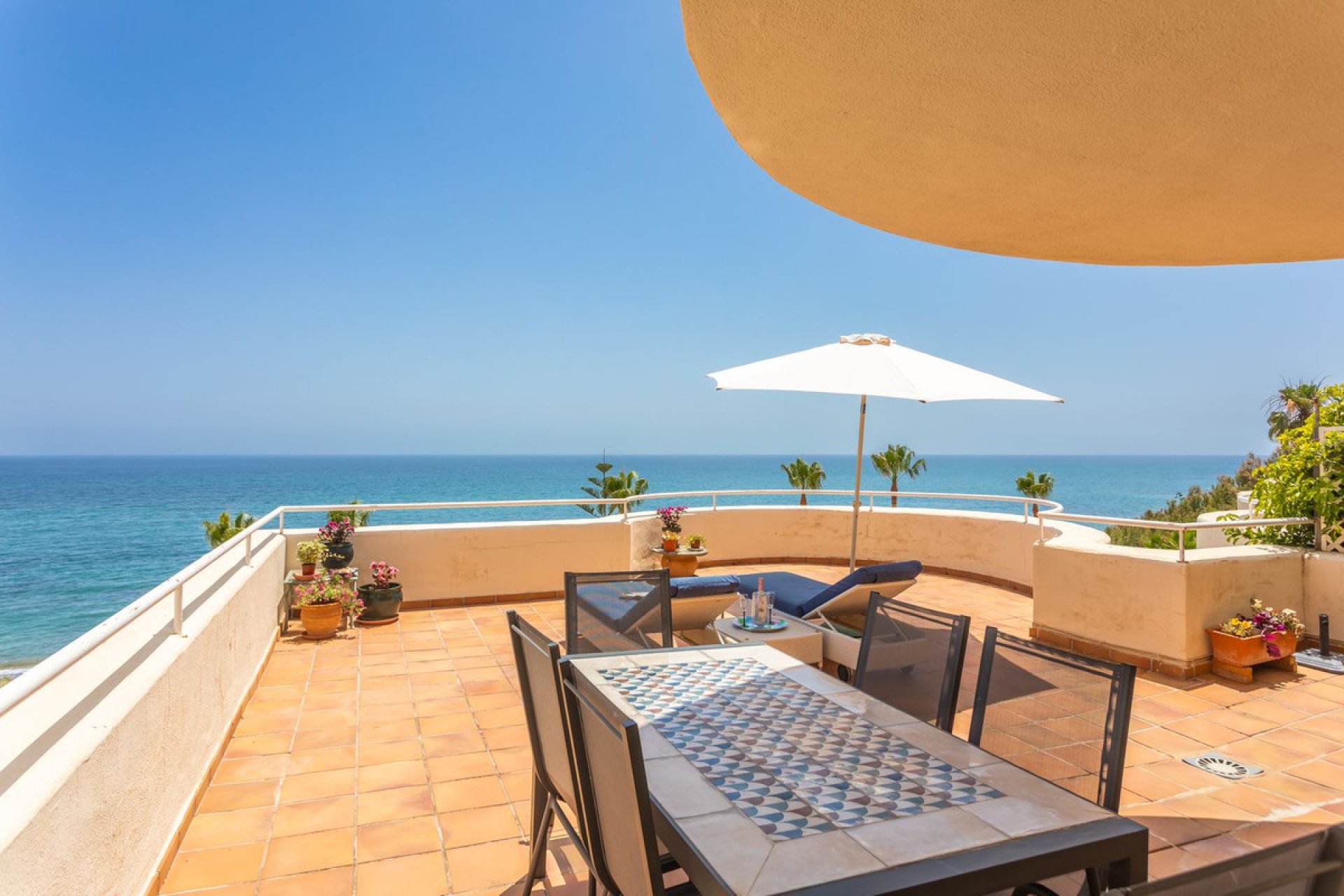 Resale - Apartment - Middle Floor Apartment - Estepona - Estepona Centro