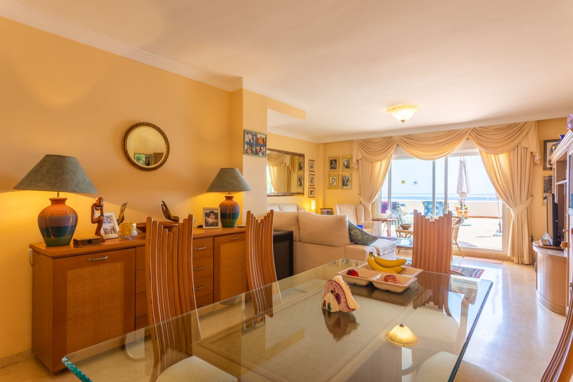 Resale - Apartment - Middle Floor Apartment - Estepona - Estepona Centro