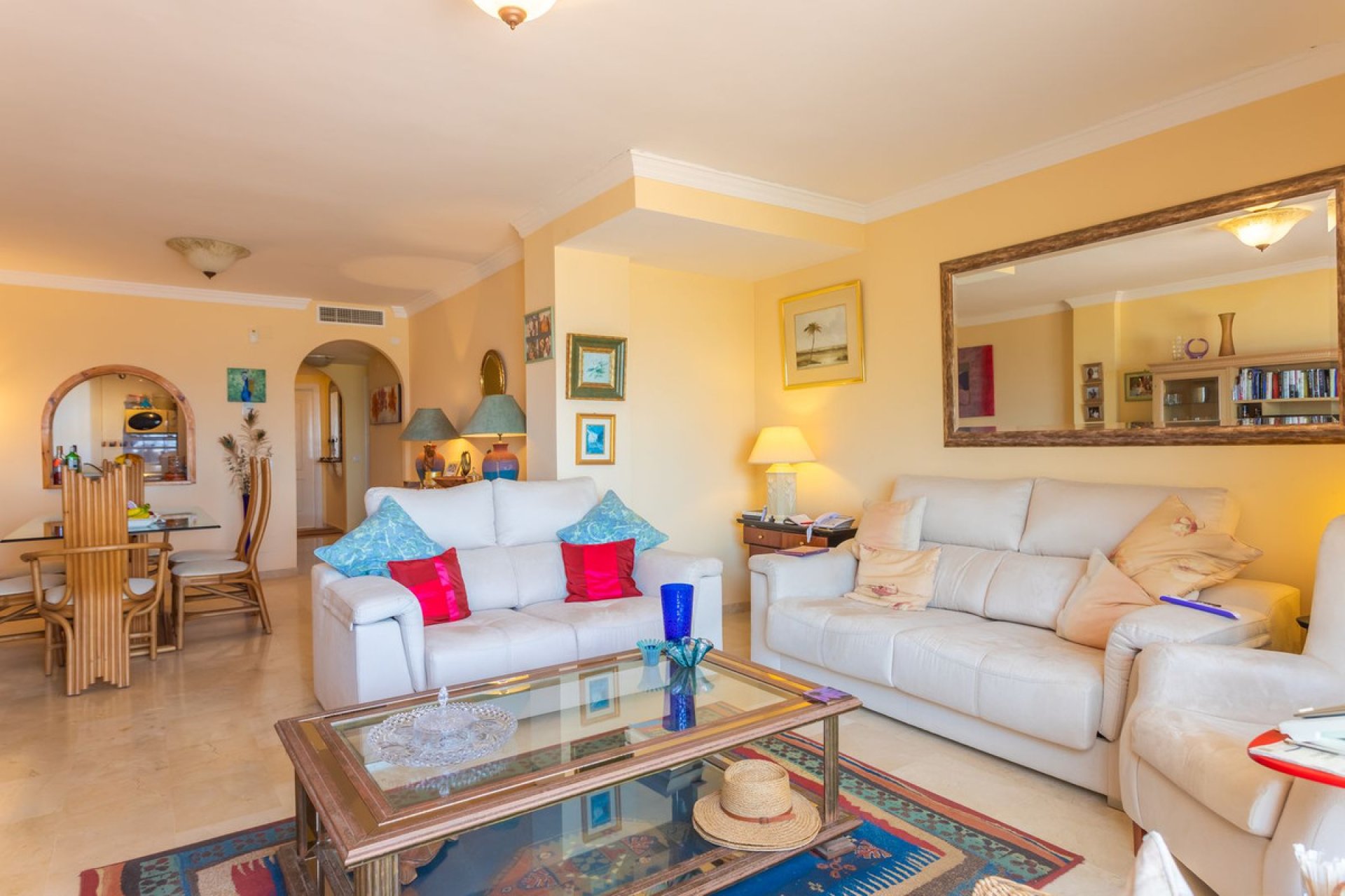 Resale - Apartment - Middle Floor Apartment - Estepona - Estepona Centro