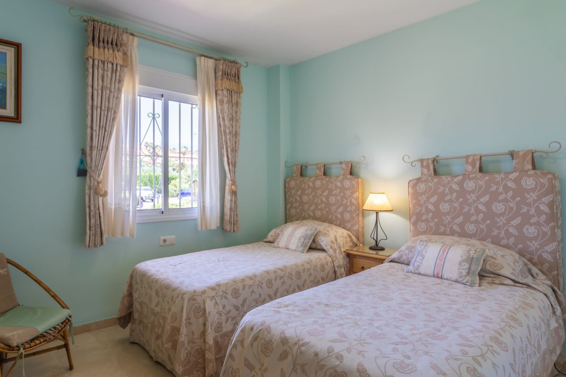 Resale - Apartment - Middle Floor Apartment - Estepona - Estepona Centro