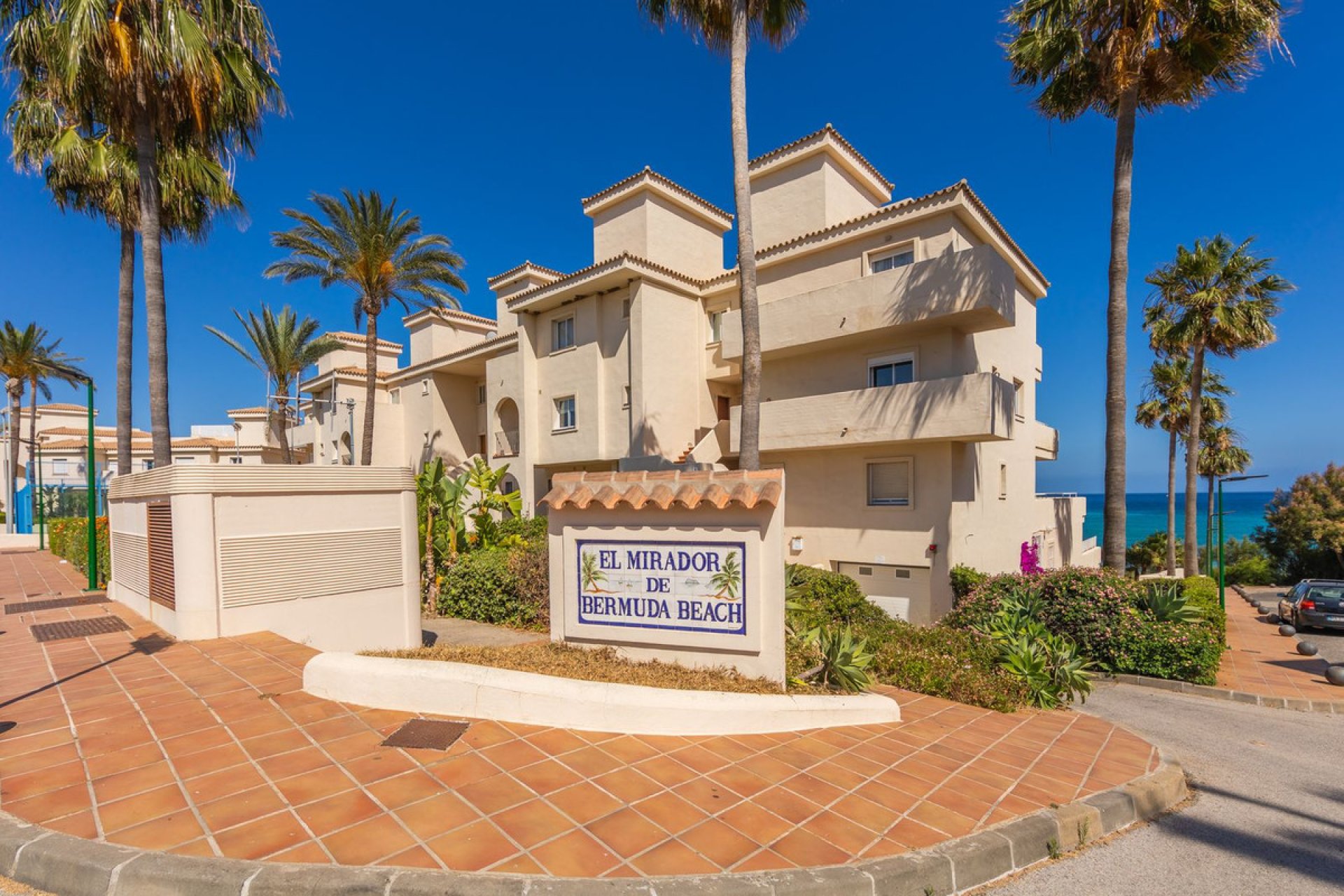 Resale - Apartment - Middle Floor Apartment - Estepona - Estepona Centro