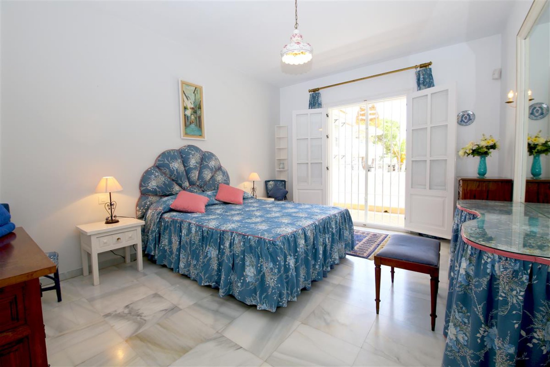 Resale - Apartment - Middle Floor Apartment - Estepona - Estepona Centro