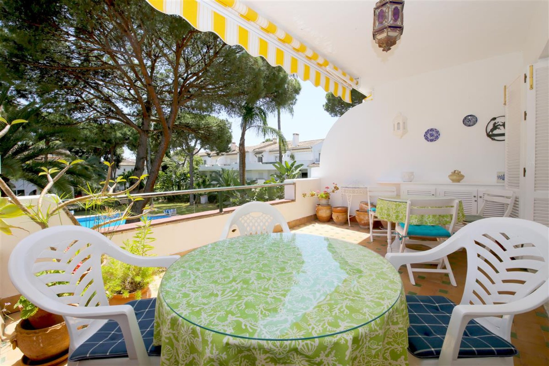 Resale - Apartment - Middle Floor Apartment - Estepona - Estepona Centro