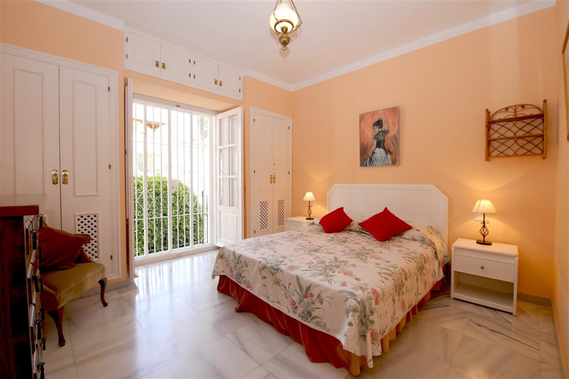 Resale - Apartment - Middle Floor Apartment - Estepona - Estepona Centro