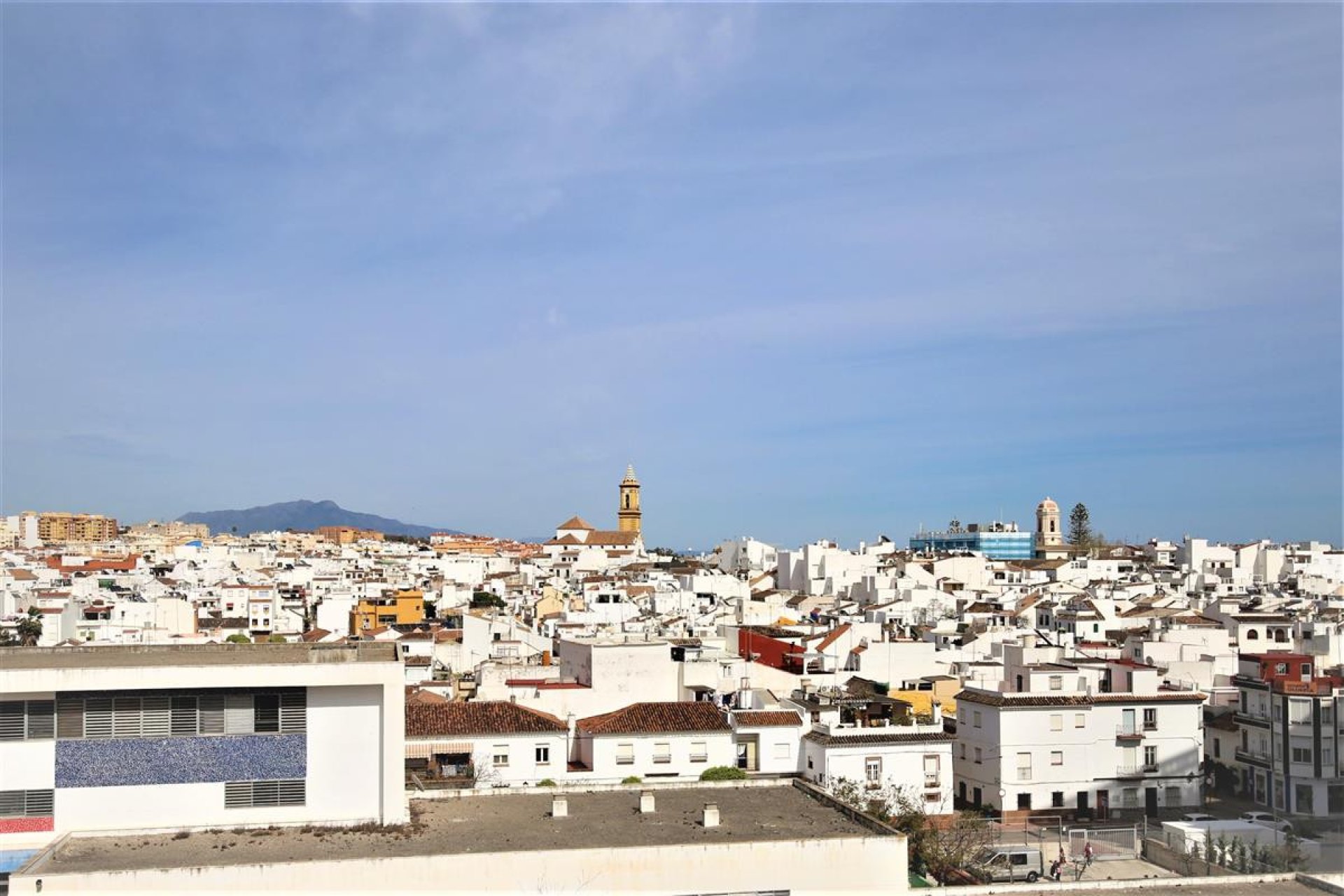 Resale - Apartment - Middle Floor Apartment - Estepona - Estepona Centro