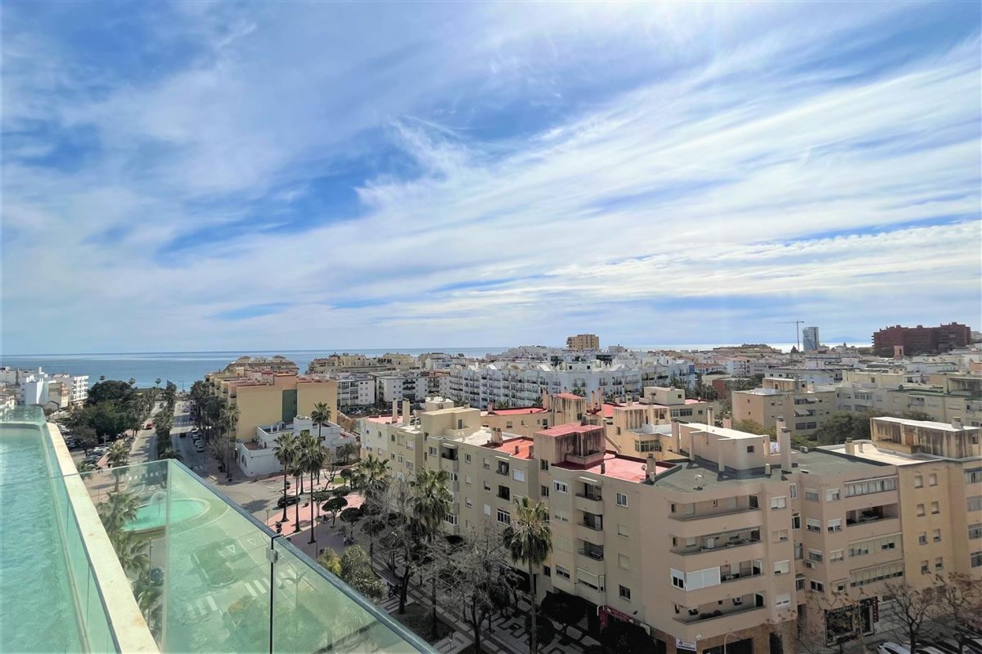 Resale - Apartment - Middle Floor Apartment - Estepona - Estepona Centro