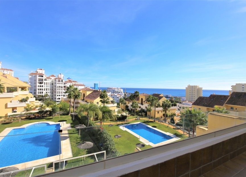 Resale - Apartment - Middle Floor Apartment - Estepona - Estepona Centro