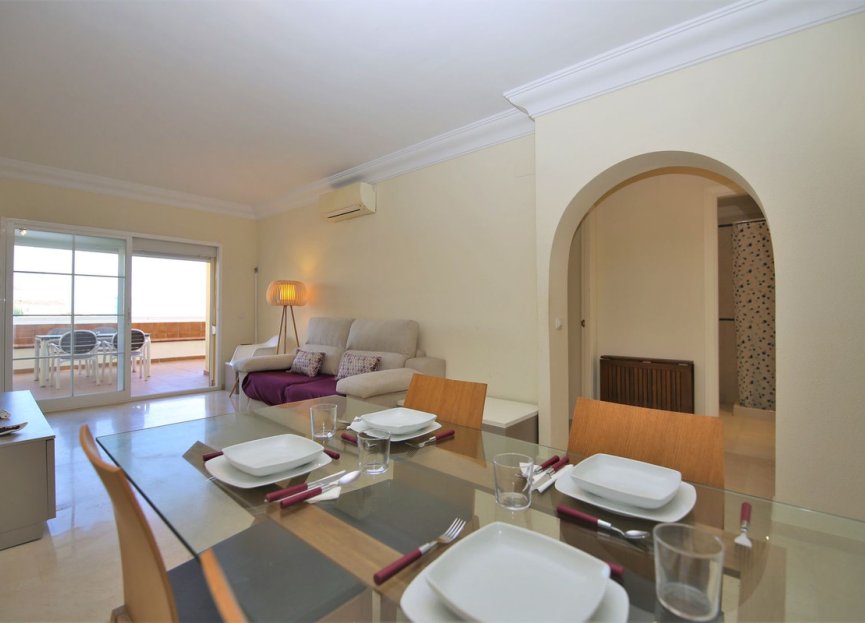 Resale - Apartment - Middle Floor Apartment - Estepona - Estepona Centro