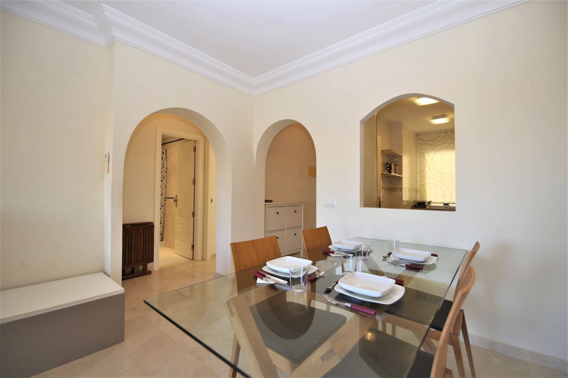 Resale - Apartment - Middle Floor Apartment - Estepona - Estepona Centro