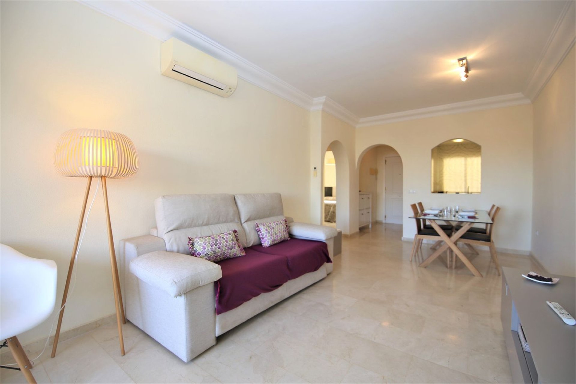 Resale - Apartment - Middle Floor Apartment - Estepona - Estepona Centro