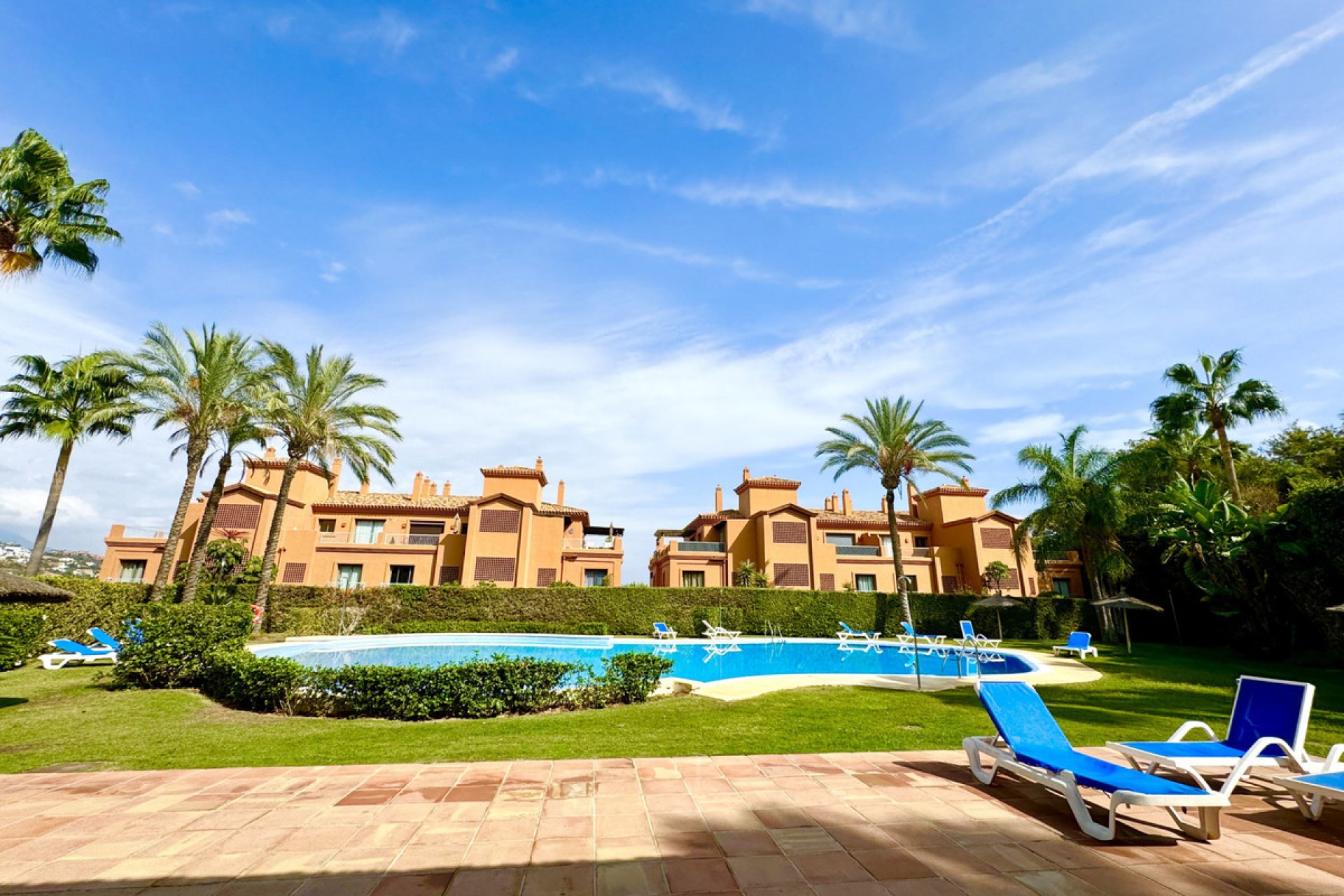 Resale - Apartment - Middle Floor Apartment - Estepona - Estepona Centro