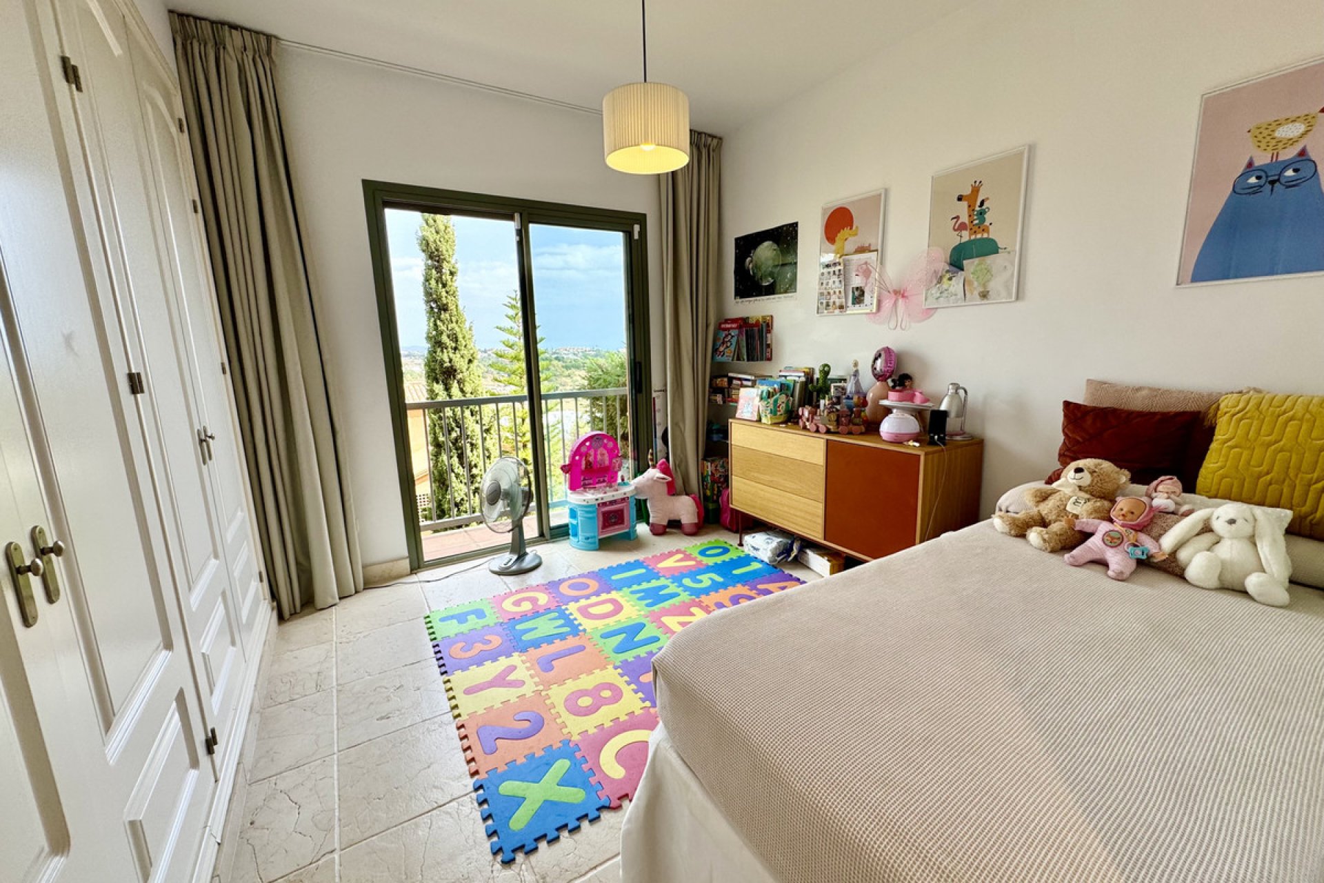 Resale - Apartment - Middle Floor Apartment - Estepona - Estepona Centro