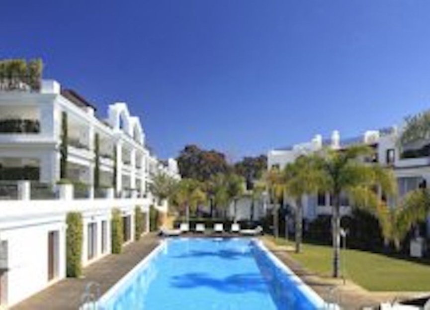 Resale - Apartment - Middle Floor Apartment - Estepona - Estepona Centro